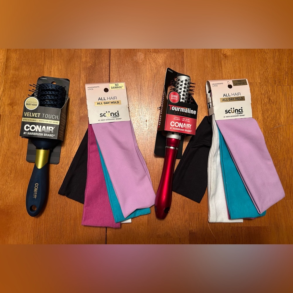Bundle / Scunci Headbands and Conair Hairbrush Set